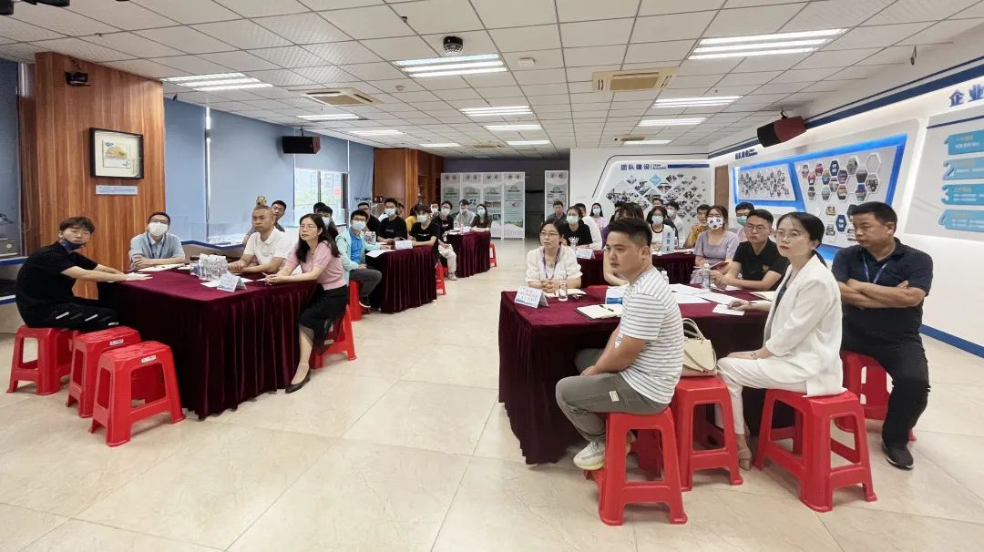 好学务实，，，，，，，这就是奇发28人！