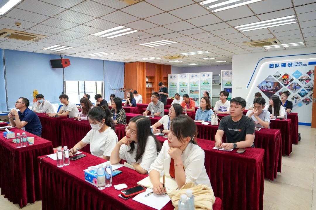 奇发28集团引领AI风潮，，，，，，，全员学习共创发展