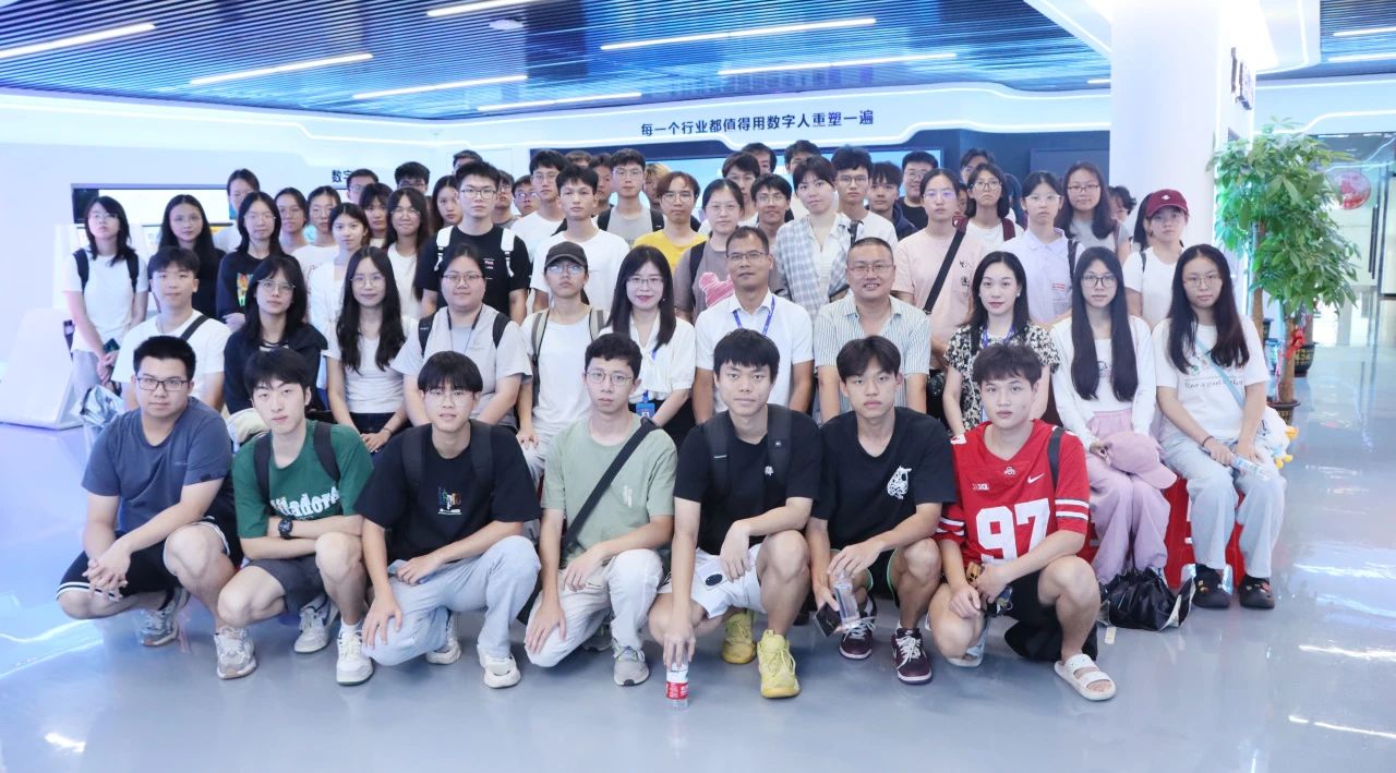 探索未来科技，，，，，，，共筑智慧桥梁
